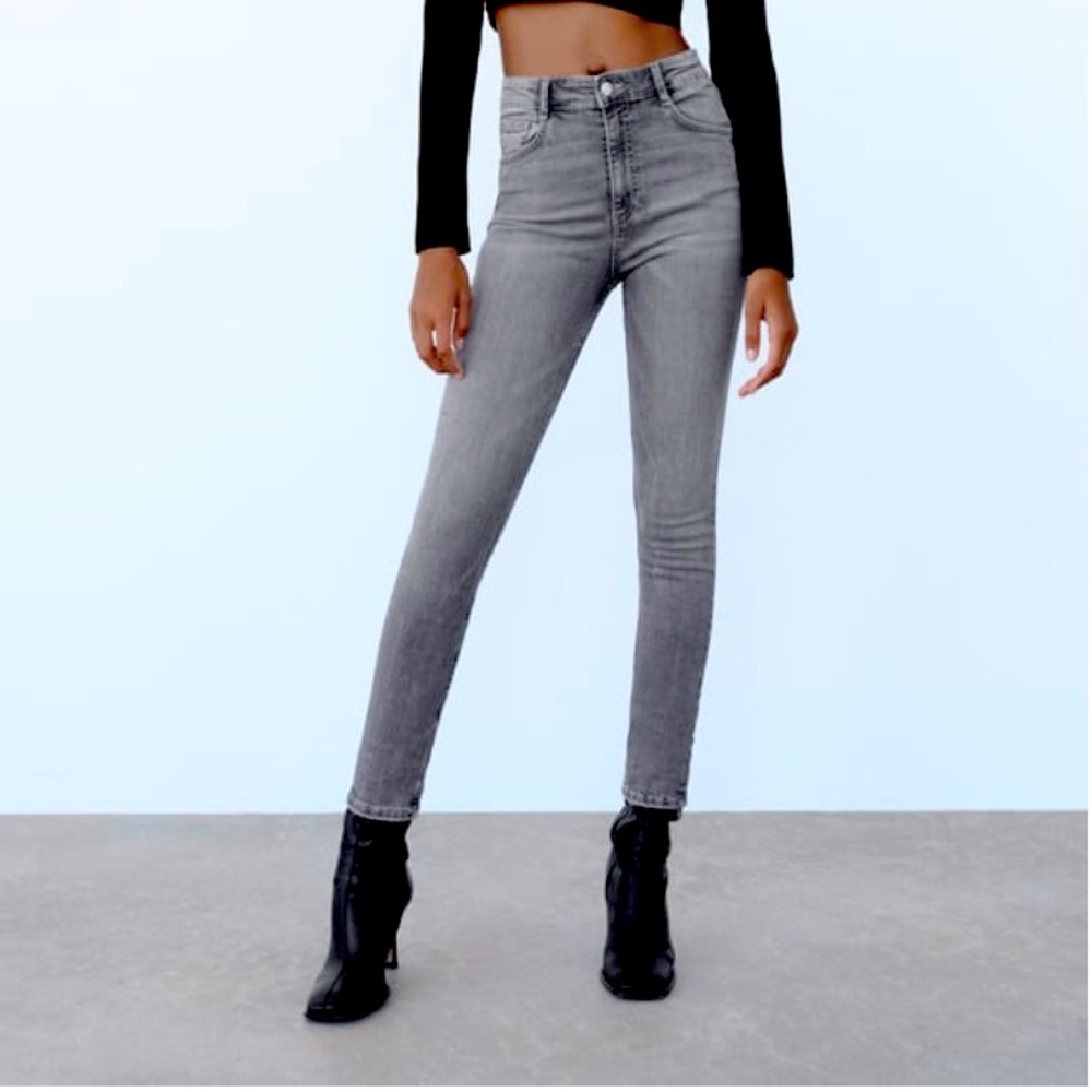 NWT ZARA high rise sculpt jeans in gray. Size 0 / 25 waist. High stretch skinny